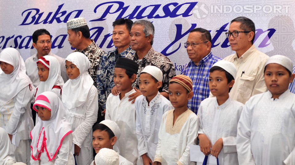 PSSI mengundang Panti Yatim Indonesia dalam acara buka puasa bersama. Copyright: &copy; Ratno Prasetyo/INDOSPORT